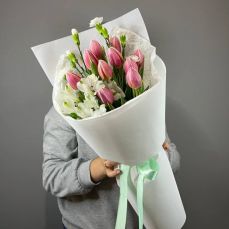 Букет з тюльпанів та альстромерій